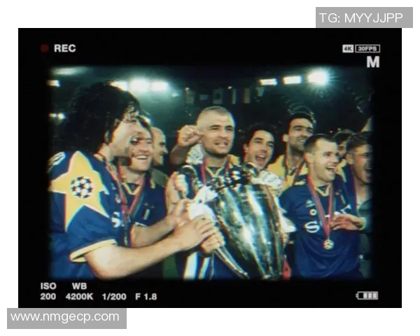 全球足球六大传奇球星盘点与荣耀时刻揭秘